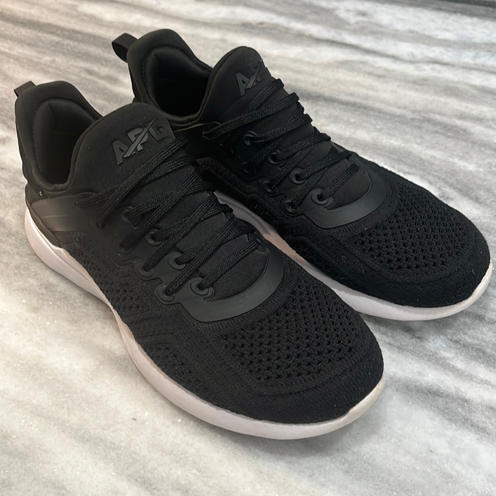 APL techloom tracer. Size 8 women’s